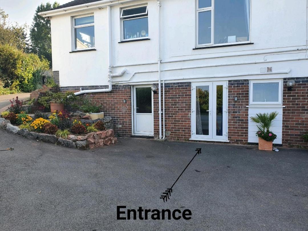 Lovely Private Studio Room With Own Kitchen And Bathroom. Set In The Popular Area Of Shiphay In Torquay And Only A Short Walk From Torbay Hospital Экстерьер фото