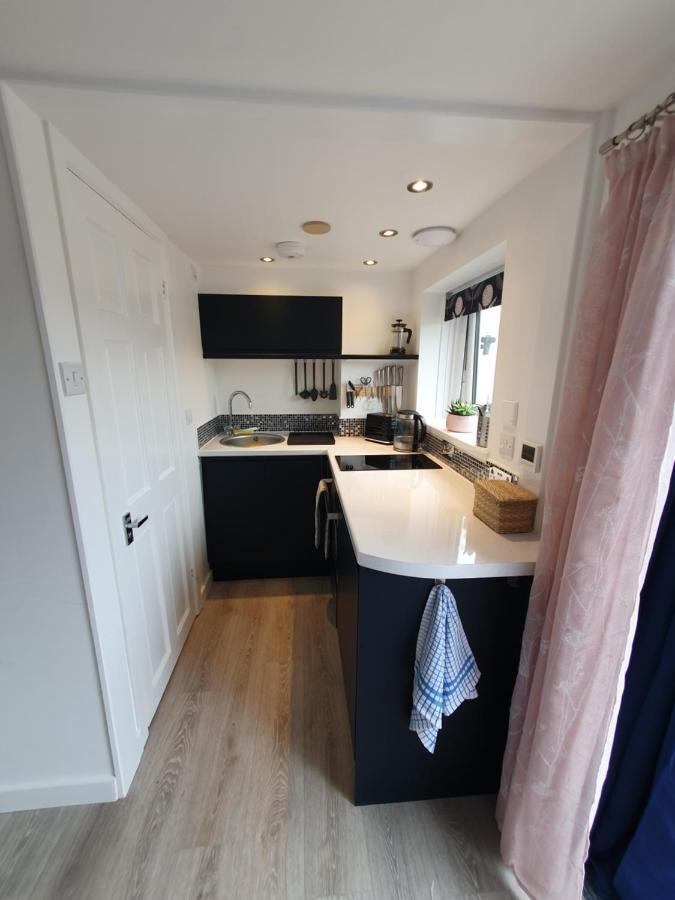 Lovely Private Studio Room With Own Kitchen And Bathroom. Set In The Popular Area Of Shiphay In Torquay And Only A Short Walk From Torbay Hospital Экстерьер фото