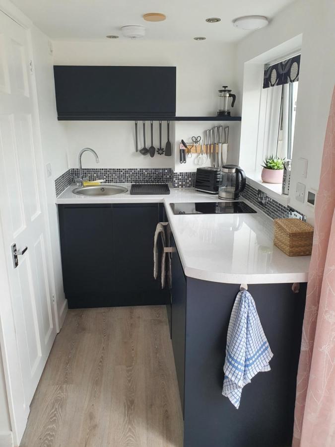 Lovely Private Studio Room With Own Kitchen And Bathroom. Set In The Popular Area Of Shiphay In Torquay And Only A Short Walk From Torbay Hospital Экстерьер фото