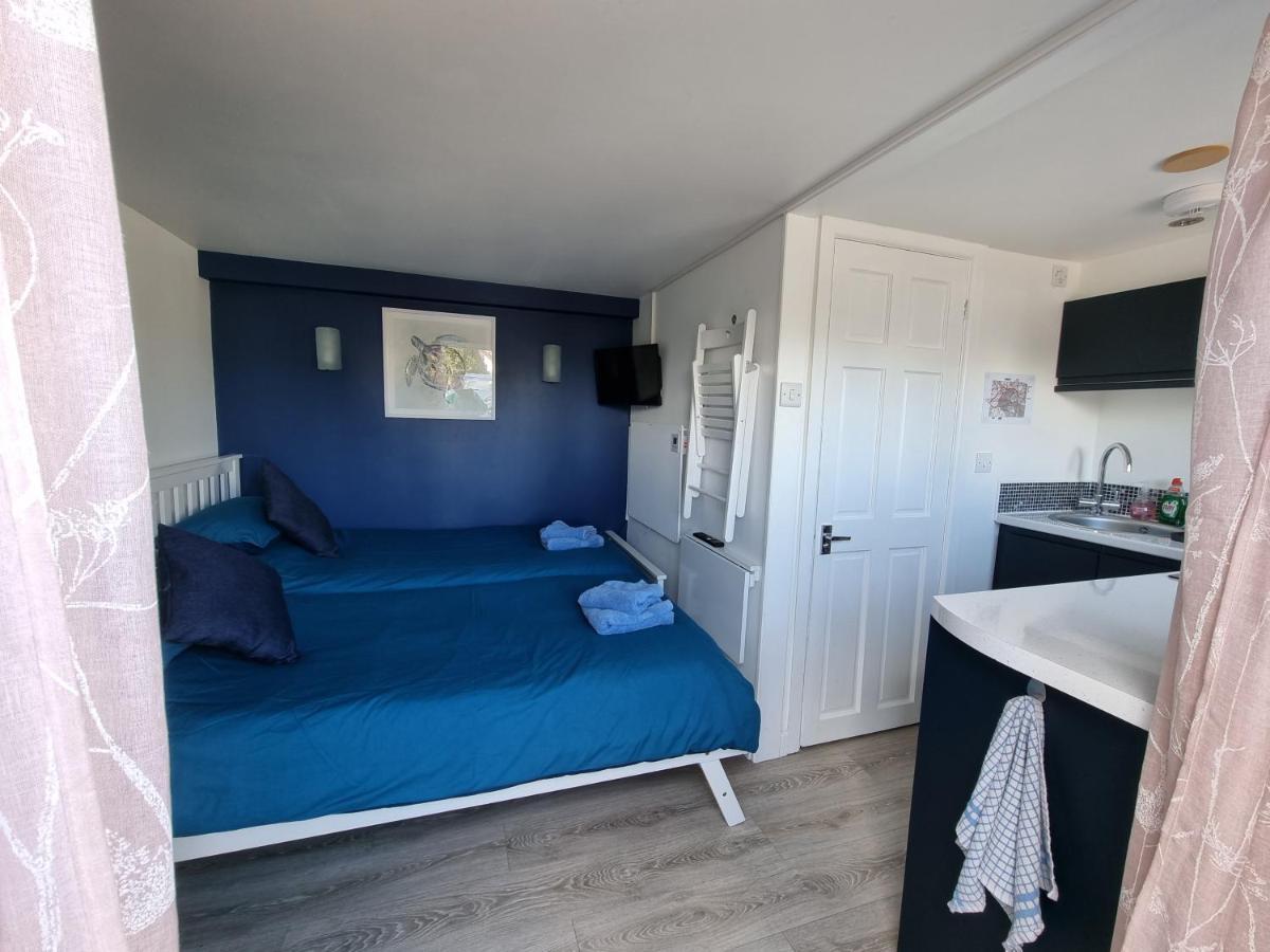 Lovely Private Studio Room With Own Kitchen And Bathroom. Set In The Popular Area Of Shiphay In Torquay And Only A Short Walk From Torbay Hospital Экстерьер фото